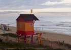 Homem de 28 anos sai para dar mergulho em praia de Florianópolis e desaparece