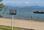 Homem é flagrado tomando banho na Beira-Mar Norte, em Florianópolis