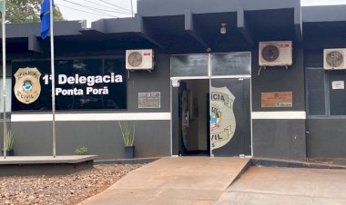 Mulher esfaqueia tia e homem leva paulada na cabeça