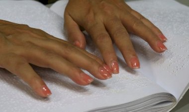 Biblioteca Isaias Paim apresenta acervo para cegos e anuncia curso