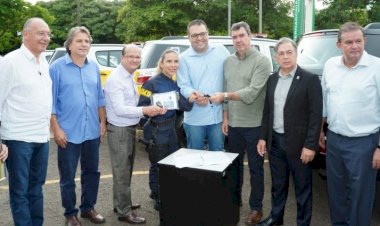 Governo entrega viaturas para a GM de Dourados