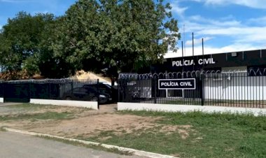 Homem é agredido a pauladas e esfaqueado nas costas durante briga em bar