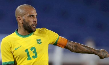 Investigado por assédio sexual, Daniel Alves é detido na Espanha