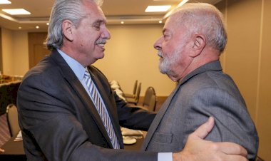 Lula faz 1ª viagem internacional de governo; destino é a Argentina