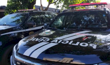 Jovem é preso pela PC após jogar pedras na delegacia em Dourados