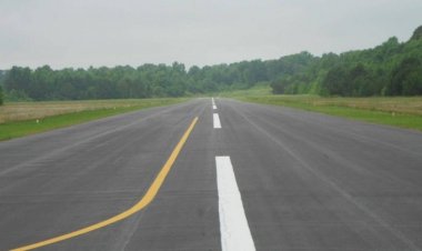 Mulher de 27 anos morre ao ser atingida por asa de avião na cabeça