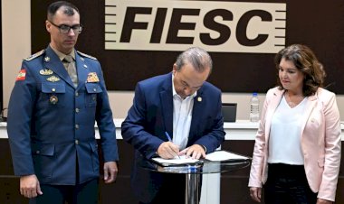 Descomplica CBMSC: governador assina decreto que simplifica atividade de segurança contra incêndios