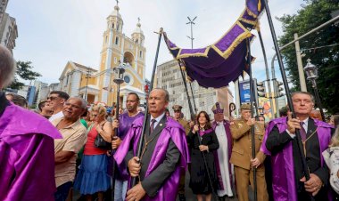 Governador Jorginho Mello participa da Procissão do Senhor Jesus dos Passos, em Florianópolis