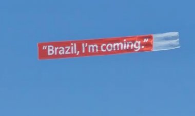 Madonna no Rio: avião circula na orla de Copacabana com a faixa 'Brazil, I'm coming'