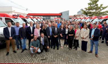 Governo do Estado reforça atendimento em Saúde com a entrega de 16 novas ambulâncias para municípios