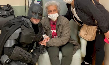 A dor transformada em amor: paciente do CEPON se veste de super-herói para visitar hospital