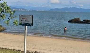 Homem é flagrado tomando banho na Beira-Mar Norte, em Florianópolis