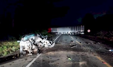 Grave acidente mata jovem e deixa carro ‘como bola de papel’ em SC