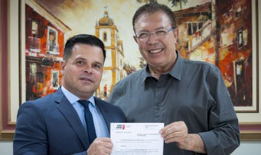 Ex-diretor da PRF preso por interferir nas eleições de 2022 vira secretário em município de SC