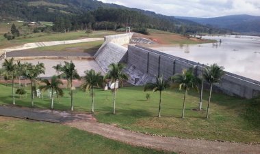 Governo investe R$ 15 milhões em barragens e diques para conter enchentes em Santa Catarina