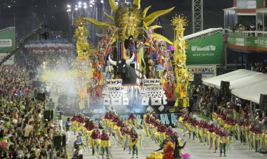 Carnaval 2025: ingressos das arquibancadas para os desfiles estão à venda em Florianópolis
