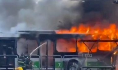 momento exato da queda de avião na Barra Funda, em São Paulo