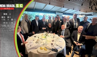 MARUM REACENDE O DEBATE NACIONAL E APONTA CAMINHOS PARA 2026 EM ENCONTRO QUE REÚNE LIDERANÇAS DO PAÍS