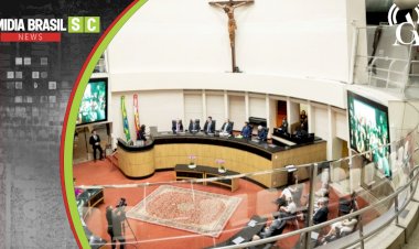 SESSÃO ESPECIAL NA ALESC MARCA OS 40 ANOS DA ASSOCIAÇÃO CATARINENSE DE TECNOLOGIA (ACATE)