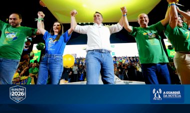 Flávio Bolsonaro lança campanha em Santa Catarina e PL reúne multidão em convenção com Jorginho Mello e candidatos ao Senado