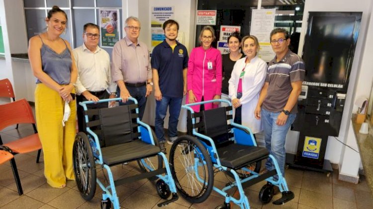 Hospital da Vida recebe cadeiras de rodas para atendimento de pacientes obesos