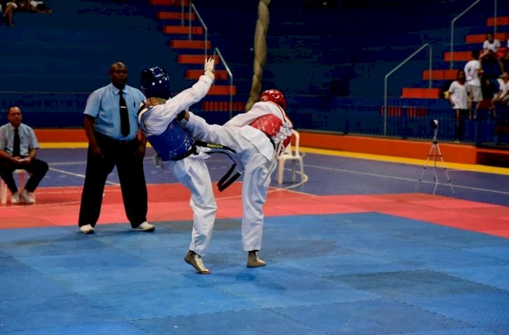 Atletas e técnicos representam MS em disputa nacional de taekwondo no RJ