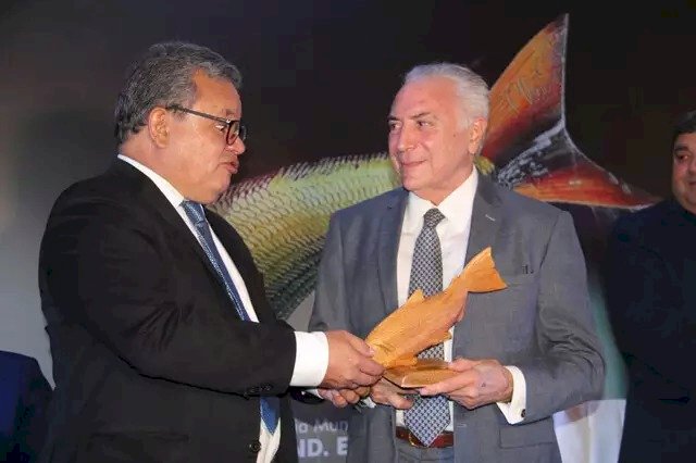 Michel Temer recebe homenagem em Bonito ao lado de presidente do Paraguai  - CREDITO: CAMPO GRANDE NEWS