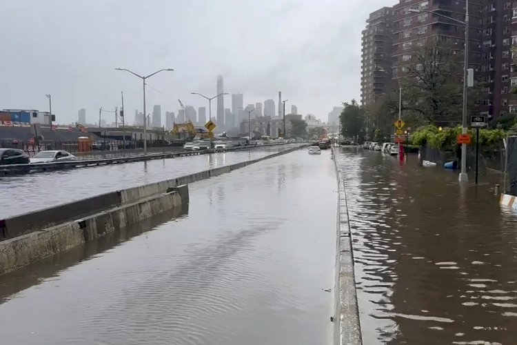 Temporal fora de época alaga Nova York, e governadora declara estado de emergência; veja imagens