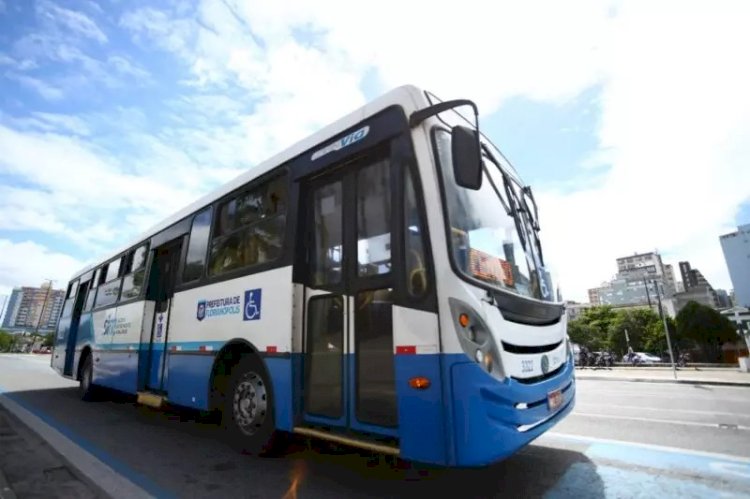 Passageiros da região continental de Florianópolis ficam sem ônibus na manhã desta quarta-feira