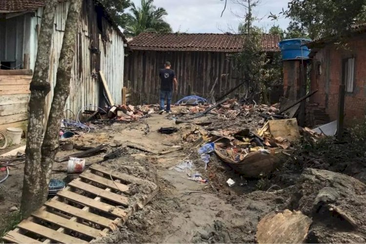 Incêndio em Joinville: mãe deitou sobre os filhos para tentar salvá-los