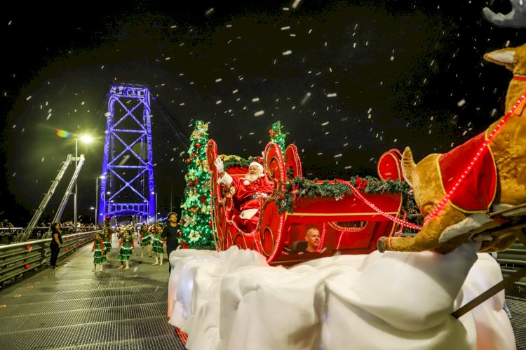 Desfile de Natal de Florianópolis terá artistas, carros motorizados, alas especiais e presença do Papai Noel