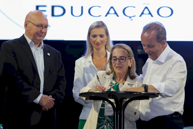 Novos diretores escolares da Rede Estadual de Ensino de Santa Catarina são empossados