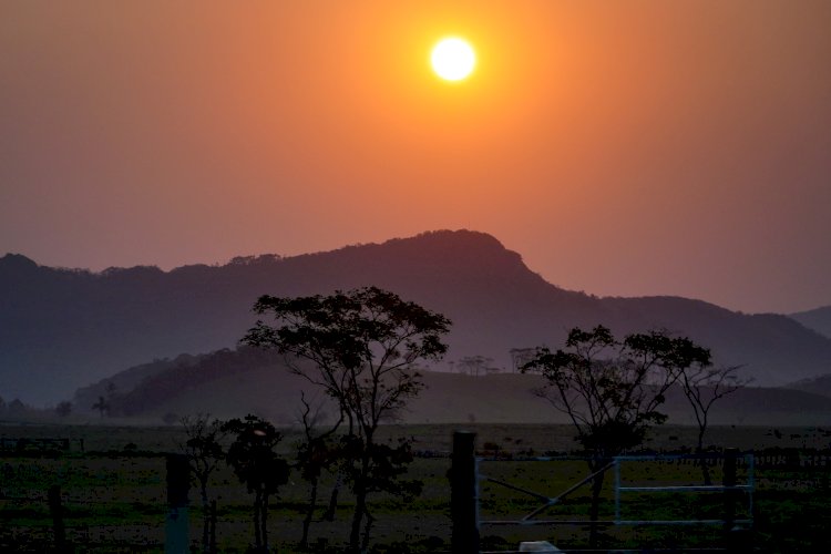 Santa Catarina tem semana de tempo firme e calor intenso