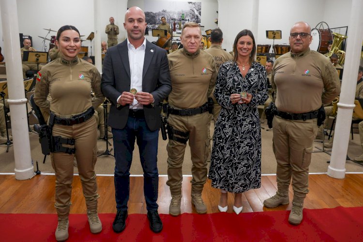 Polícia Militar realiza homenagem em solenidade alusiva ao Dia do Jornalista