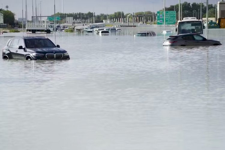 Alagamentos em Dubai: 'Semeadura de nuvens' pode ser causa da pior chuva na história da cidade, diz agência