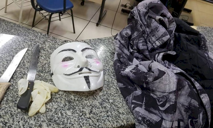 Aluno leva faca para sala de aula e ameaça colegas em escola de Viamão